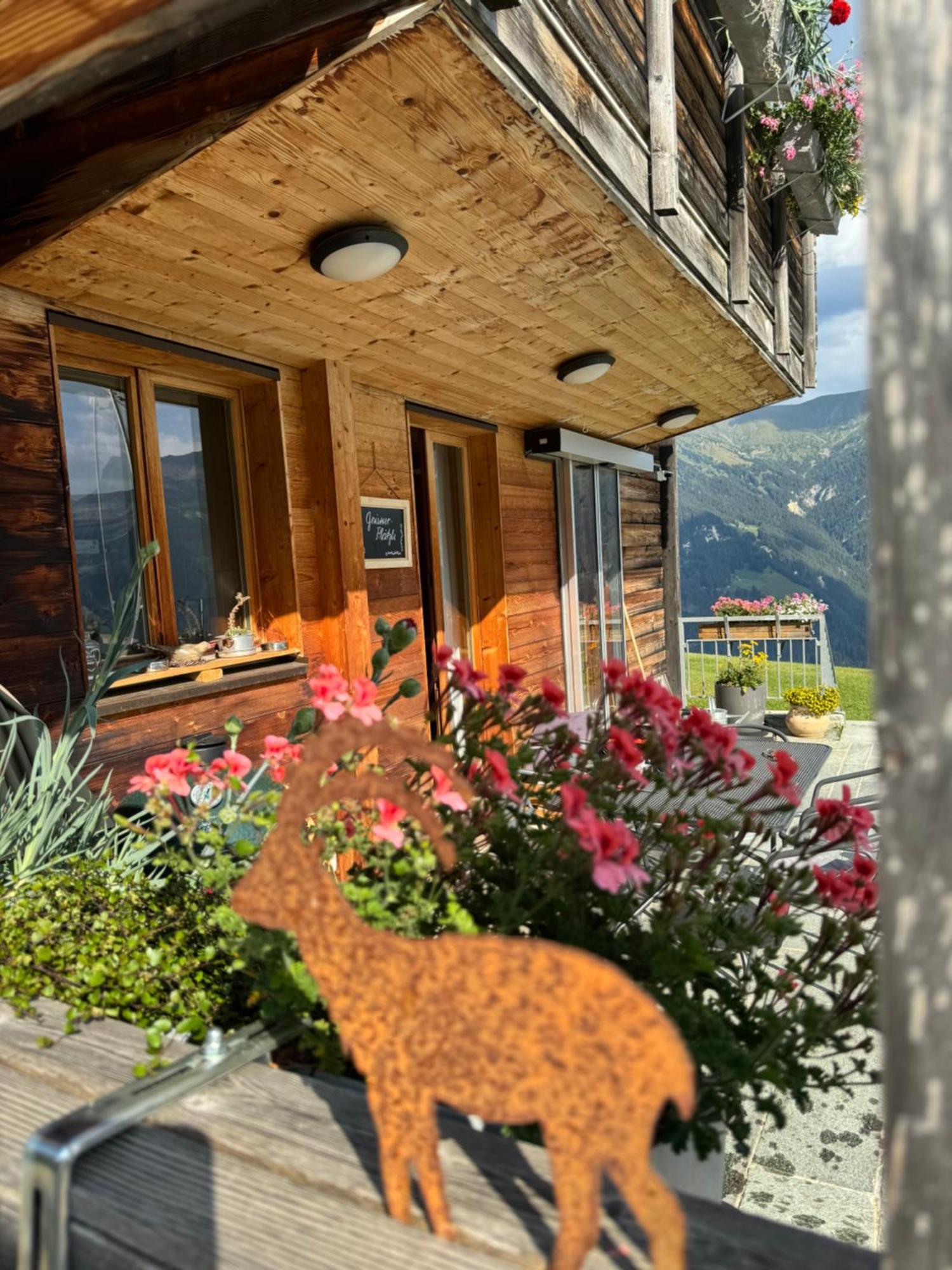Ustreia Orta Acomodação com café da manhã Lohn Exterior foto